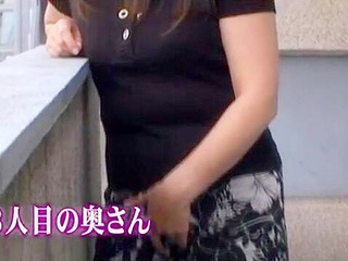 Horny Nippon MILF flashes her desires with outdoor XXX fuck-fest in Tokyo